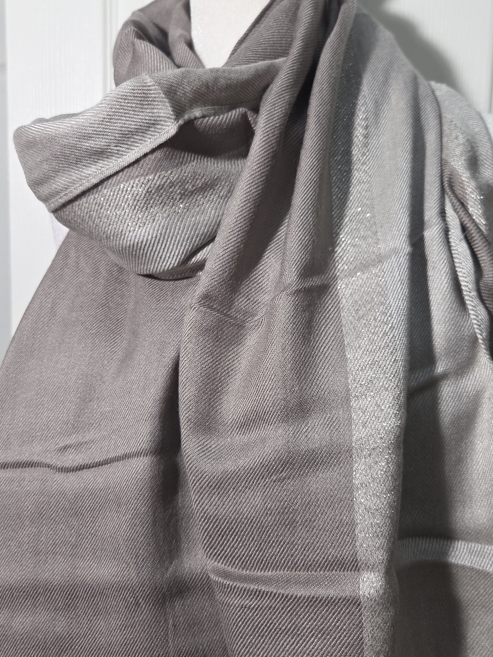 Neutral Gray &Silver Metallic Colorblock Fringe Wrap Scarf 72x22" Modern - Picture 8 of 8